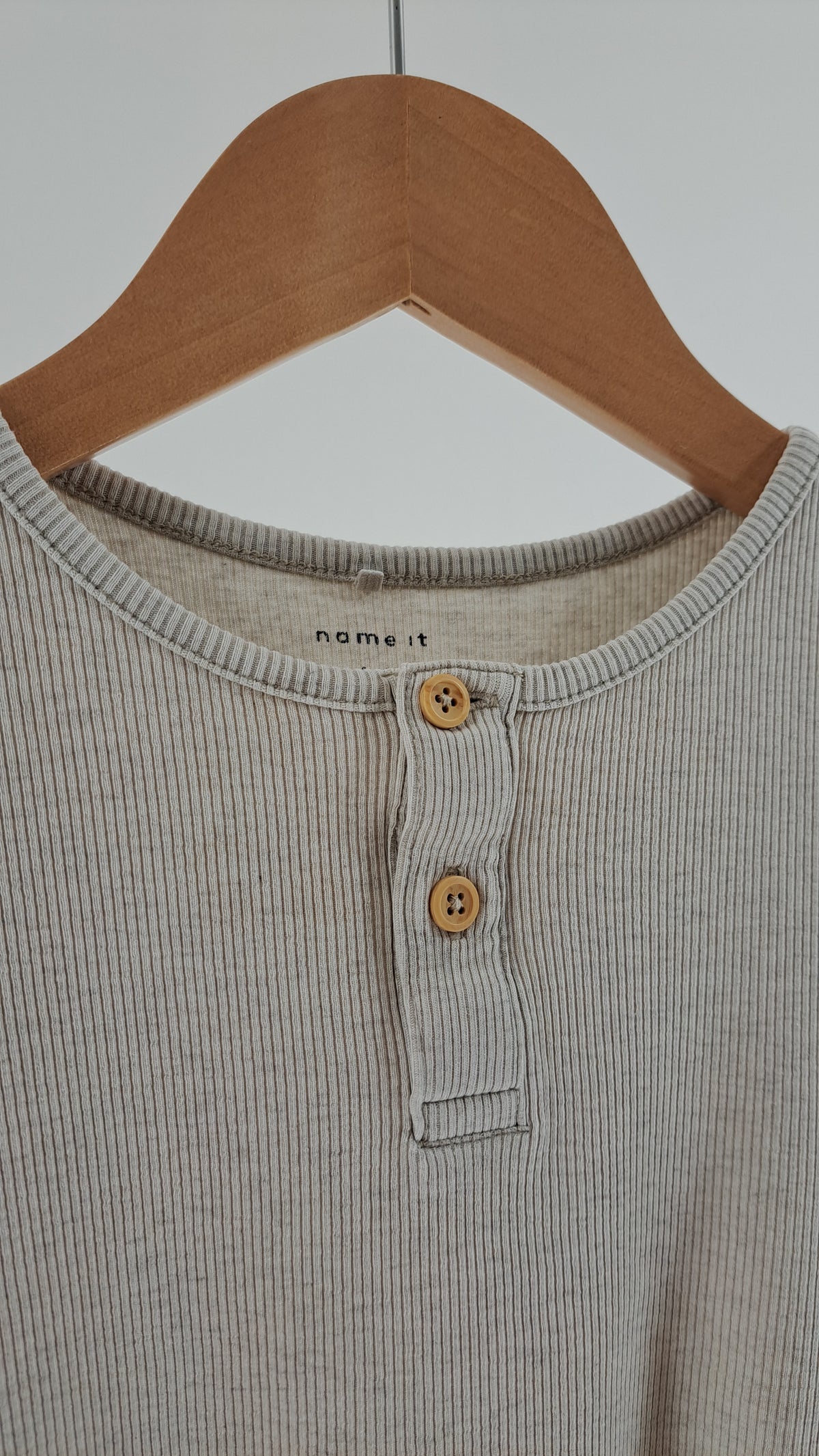NAME IT • T-SHIRT • SAND/BEIGE RIB • SIZE 134/140