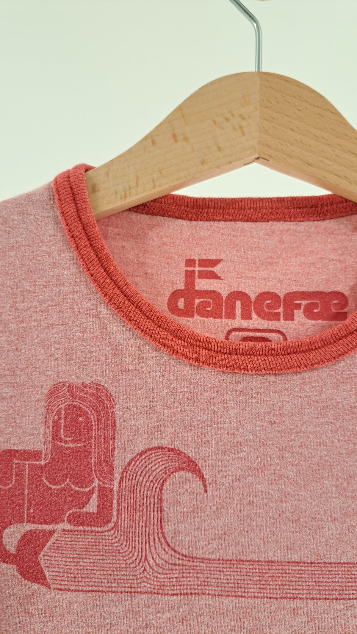 DANEFÆ • T-SHIRT • ROSA/KORALRØD • STR. 128