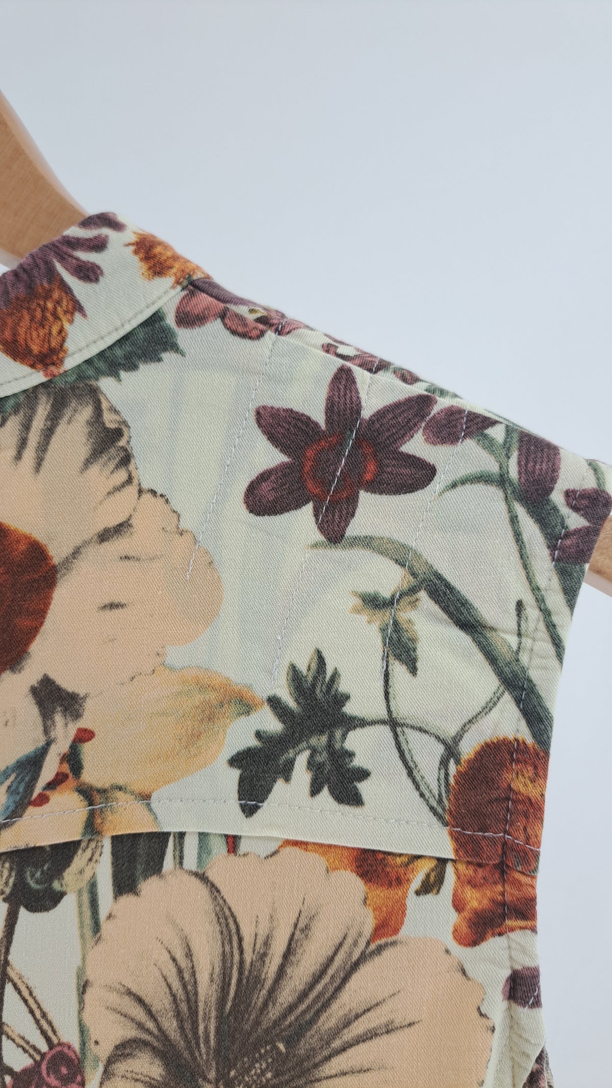 NÜ • TOP • CREME BLOMSTERPRINT • STR. S