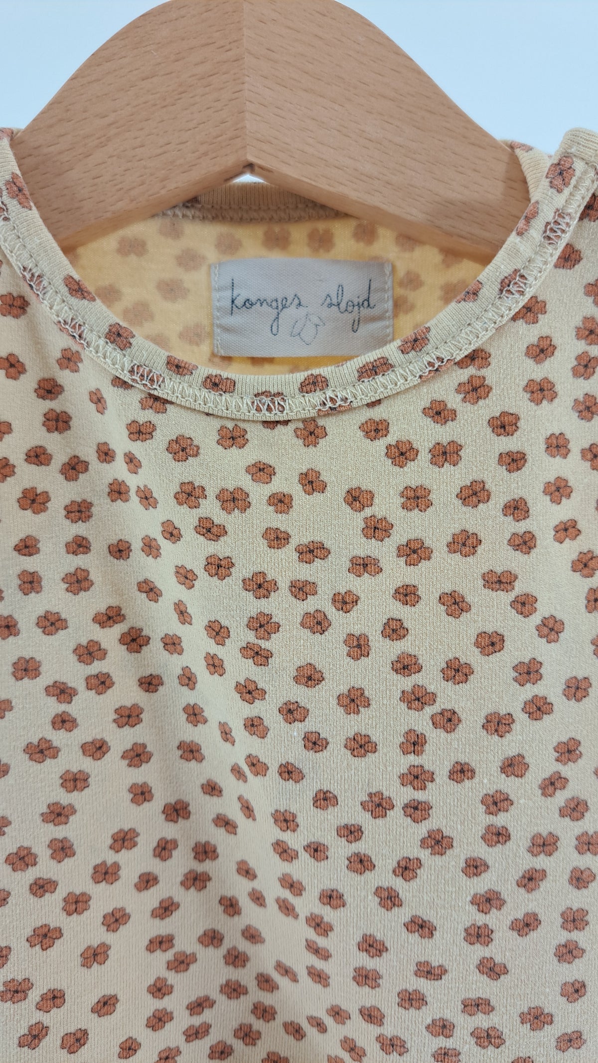 KONGES SLØJD • BLOUSE • CREAM FLORAL • SIZE 68