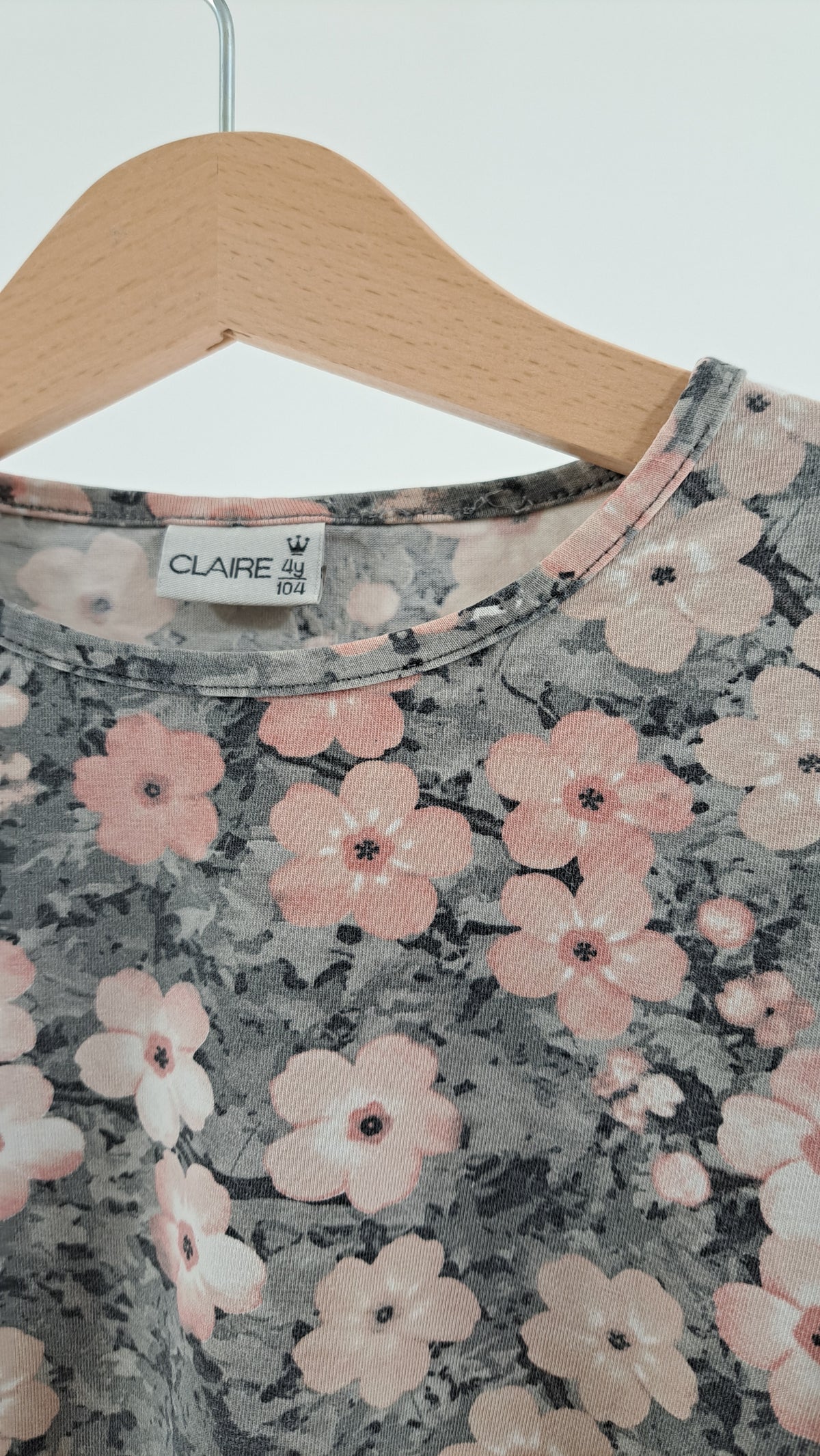 HUST & CLAIRE • BLUSE • GRÅGRØN BLOMSTRET • STR. 104