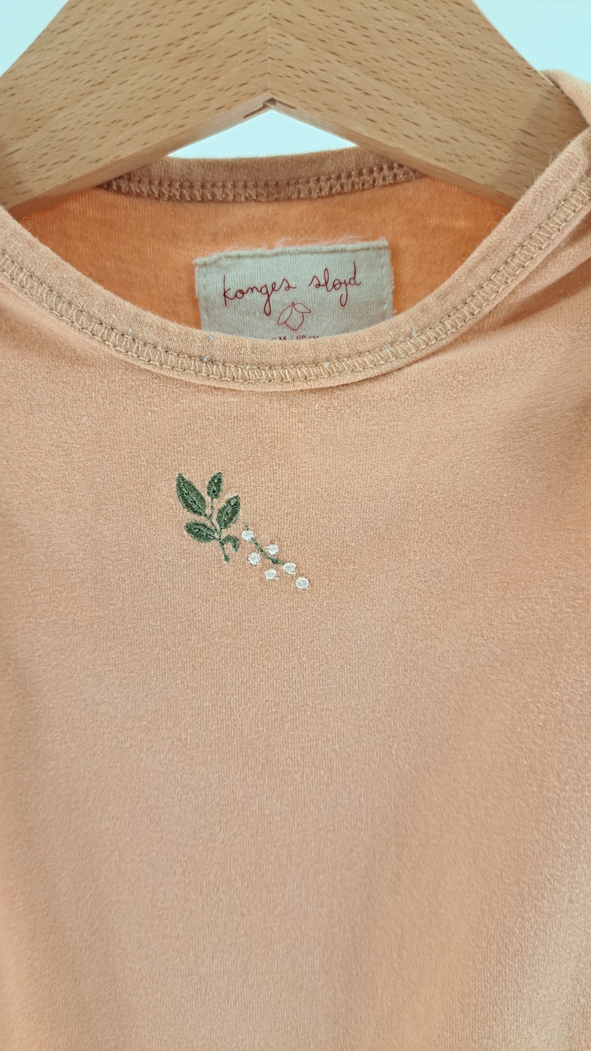KONGES SLØJD • BODYSUIT • APRICOT BLOSSOM • SIZE 68