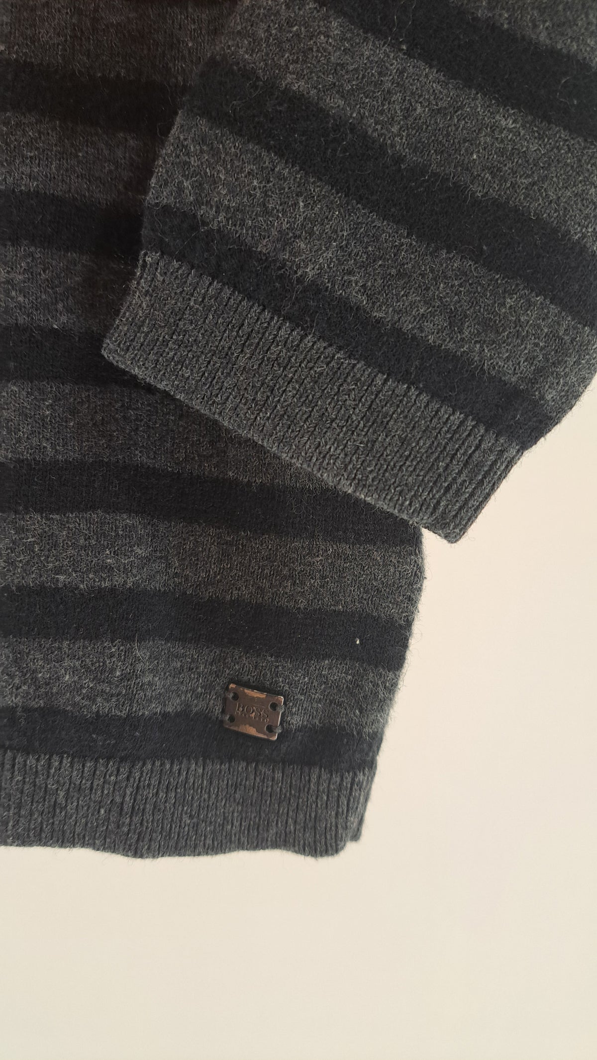 BOSS • SWEATER • GRÅ STRIB • STR. 80