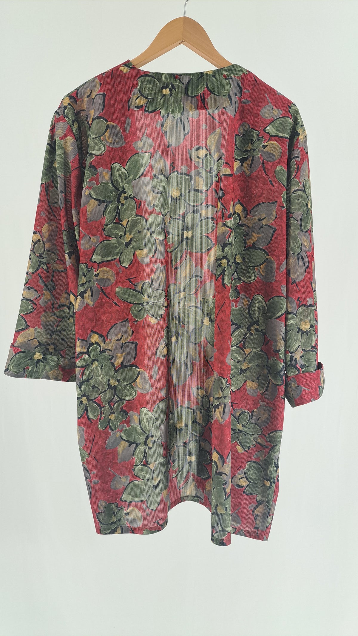Lang vintage bluse Made in Britain med skulderpuder set bagfra