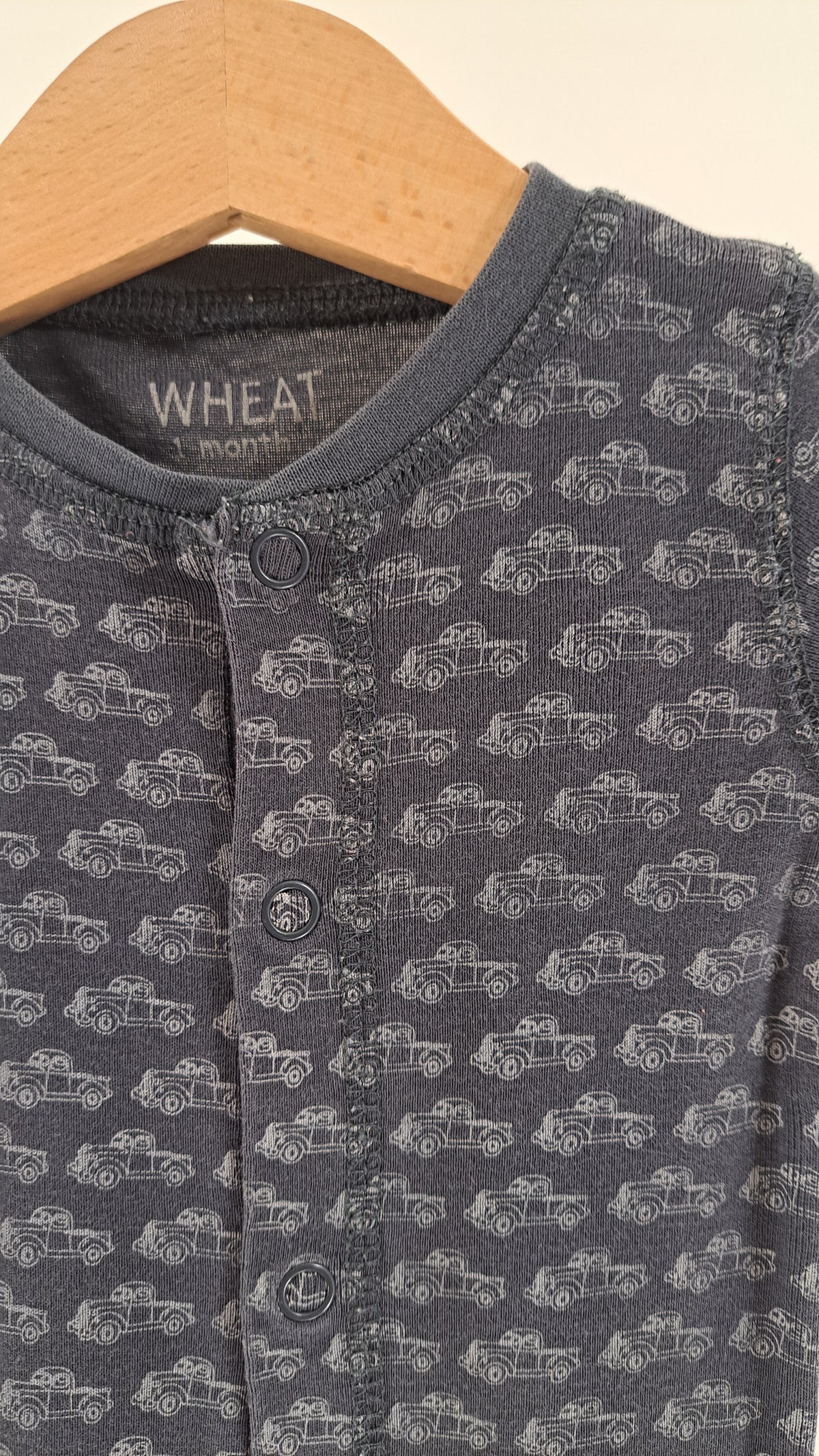WHEAT • HELDRAGT • MØRKBLÅ BILMØNSTER • STR. 56