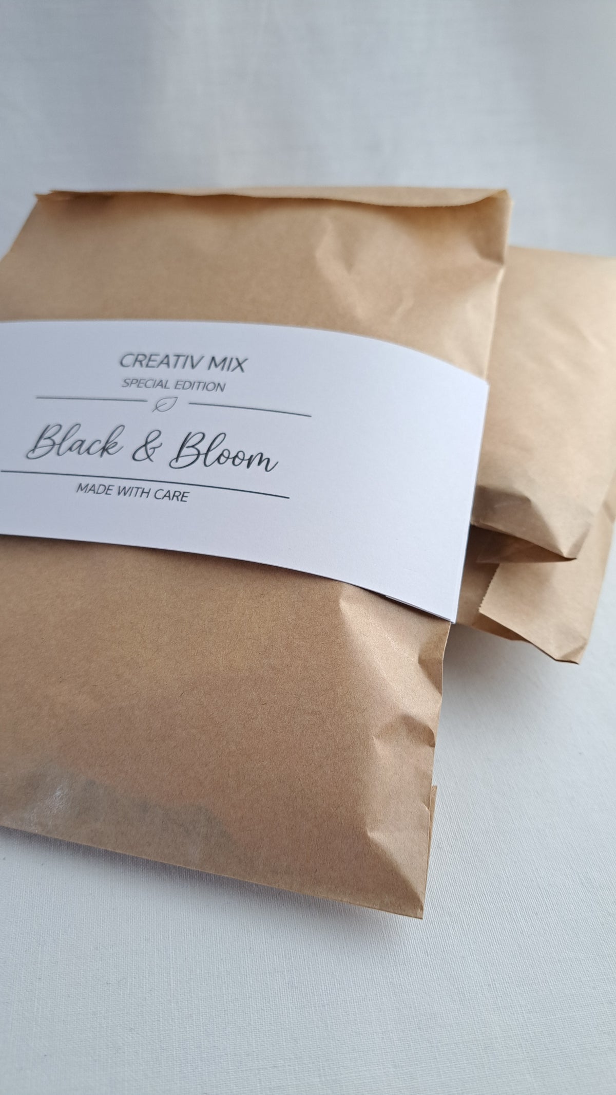 CREATIVE MIX • SECOND CHANCE KREA KIT • BLACK & BLOOM