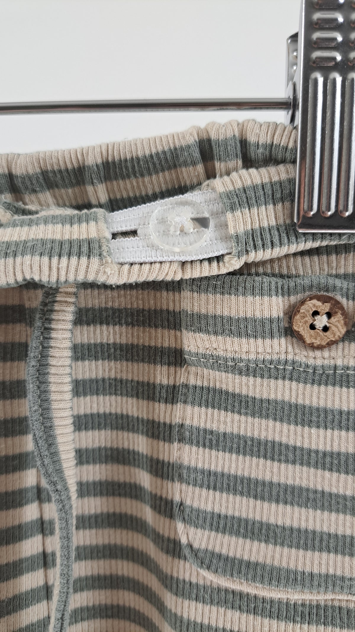 LIL' ATELIER • BUKSER • GRØN/CREME STRIBET • STR. 62