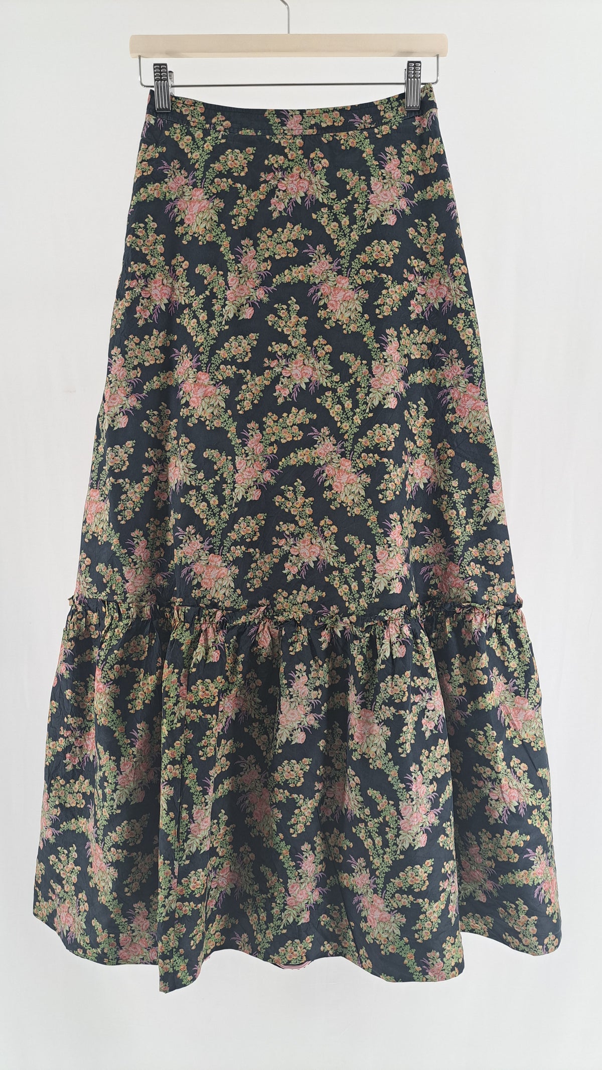 Mønstret Mario Martignon Paris vintage maxinederdel i mørke nuancer med blomsterprint set forfra