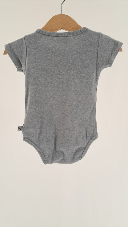 WHEAT • BODYSUIT • GREY • SIZE 68