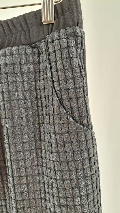 SOFIE SCHNOOR • SKIRT • ANTHRACITE WAFFLE TEXTURE • SIZE XL