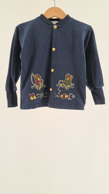 Mørkeblå vintage Baby Club cardigan i 100% bomuld med bamsemotiv og træknapper