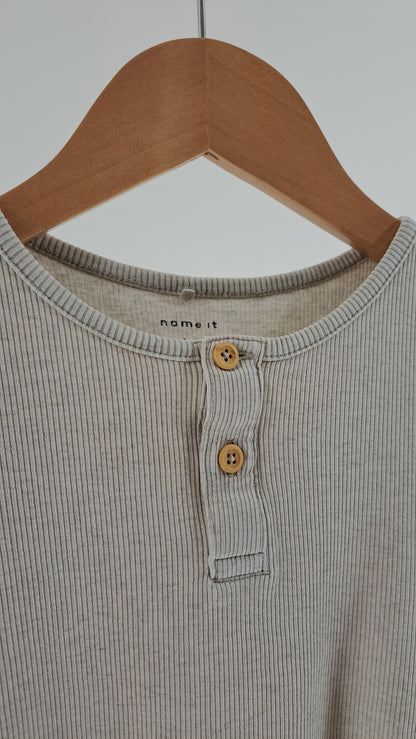 NAME IT • T-SHIRT • SAND/BEIGE RIB • SIZE 134/140
