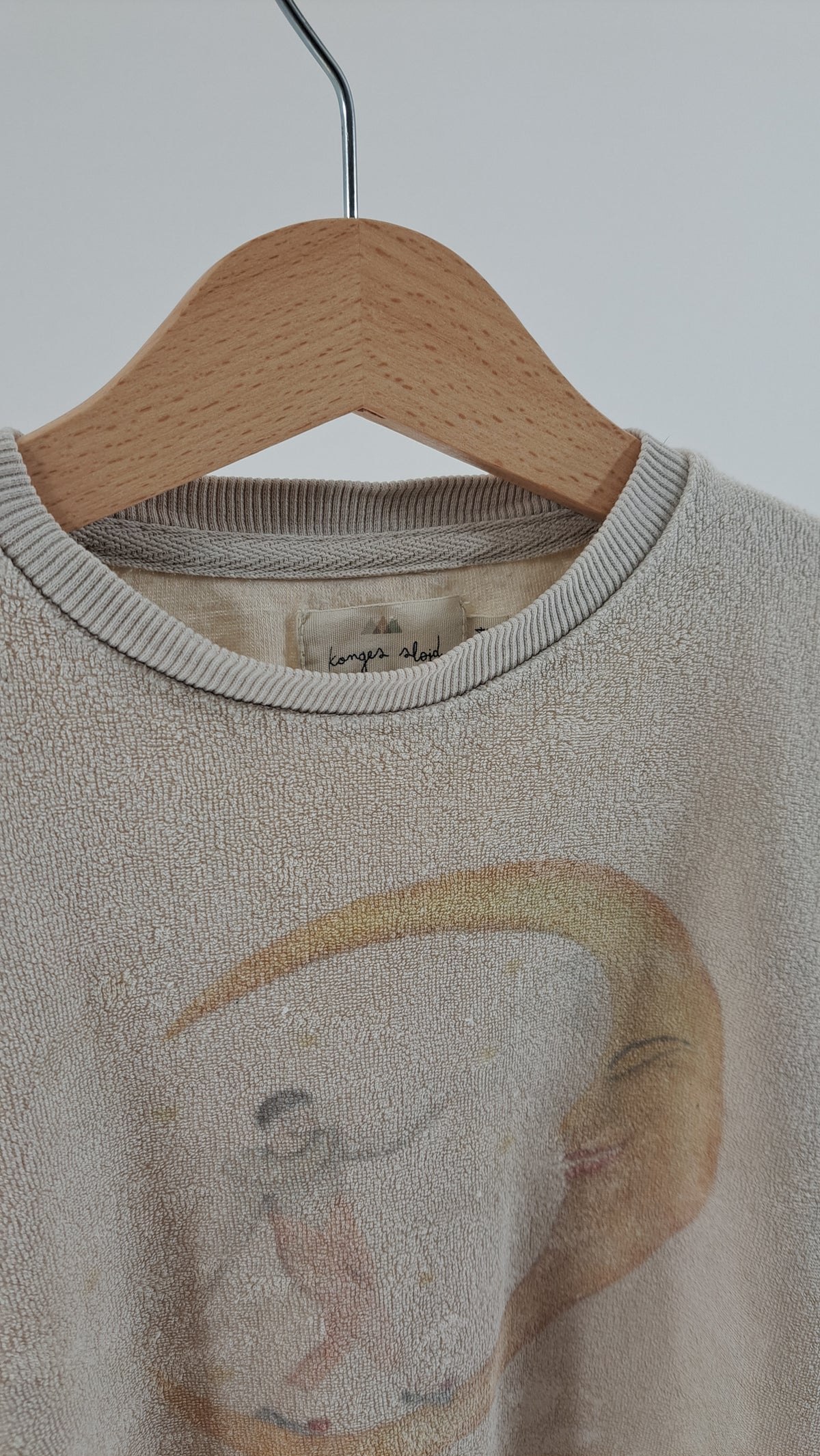 KONGES SLØJD • SWEATER • SAND MOON/STAR PRINT • SIZE 104/110