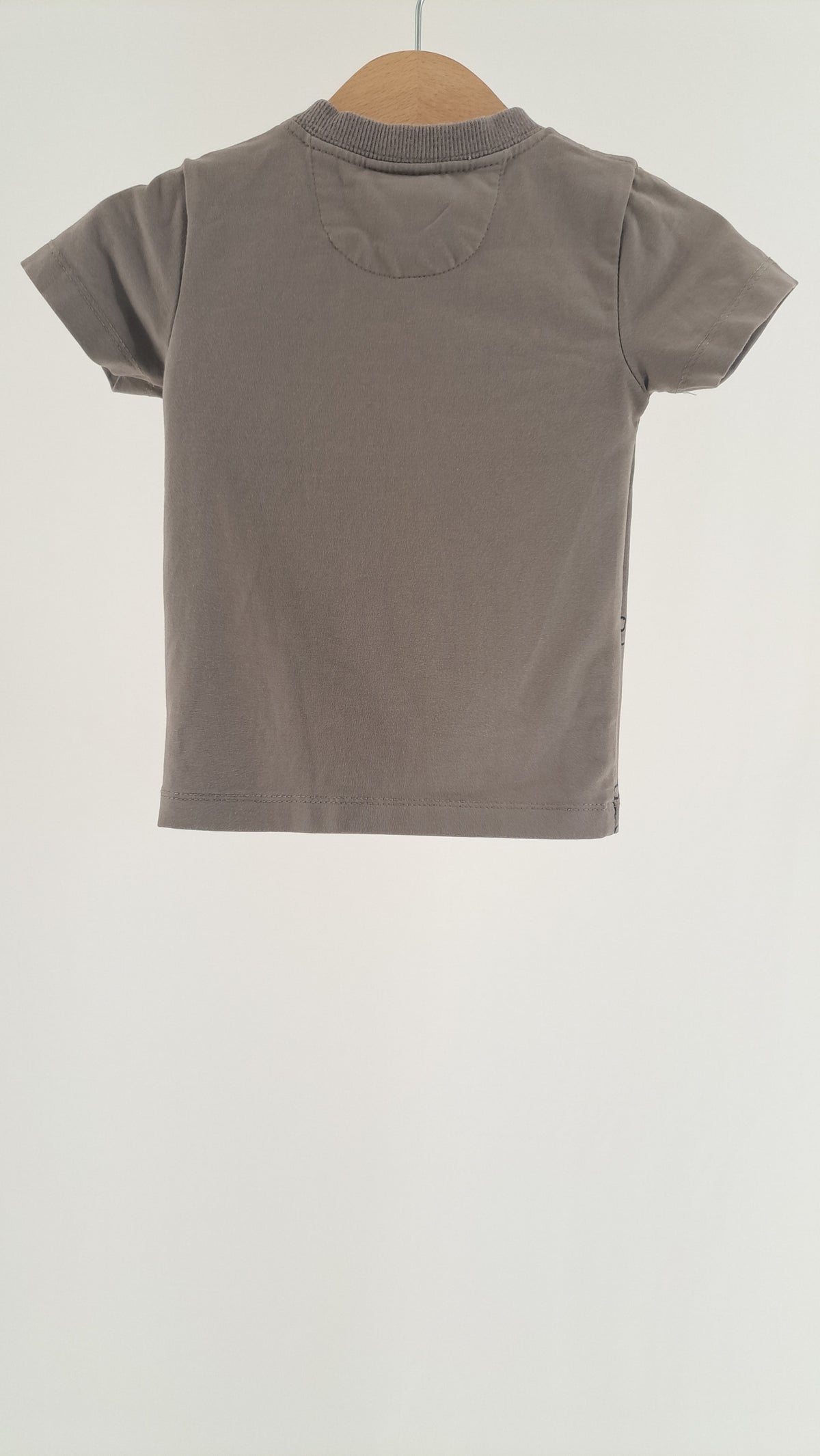 EN FANT • T-SHIRT • GRÅ STRUDS PRINT • STR. 74