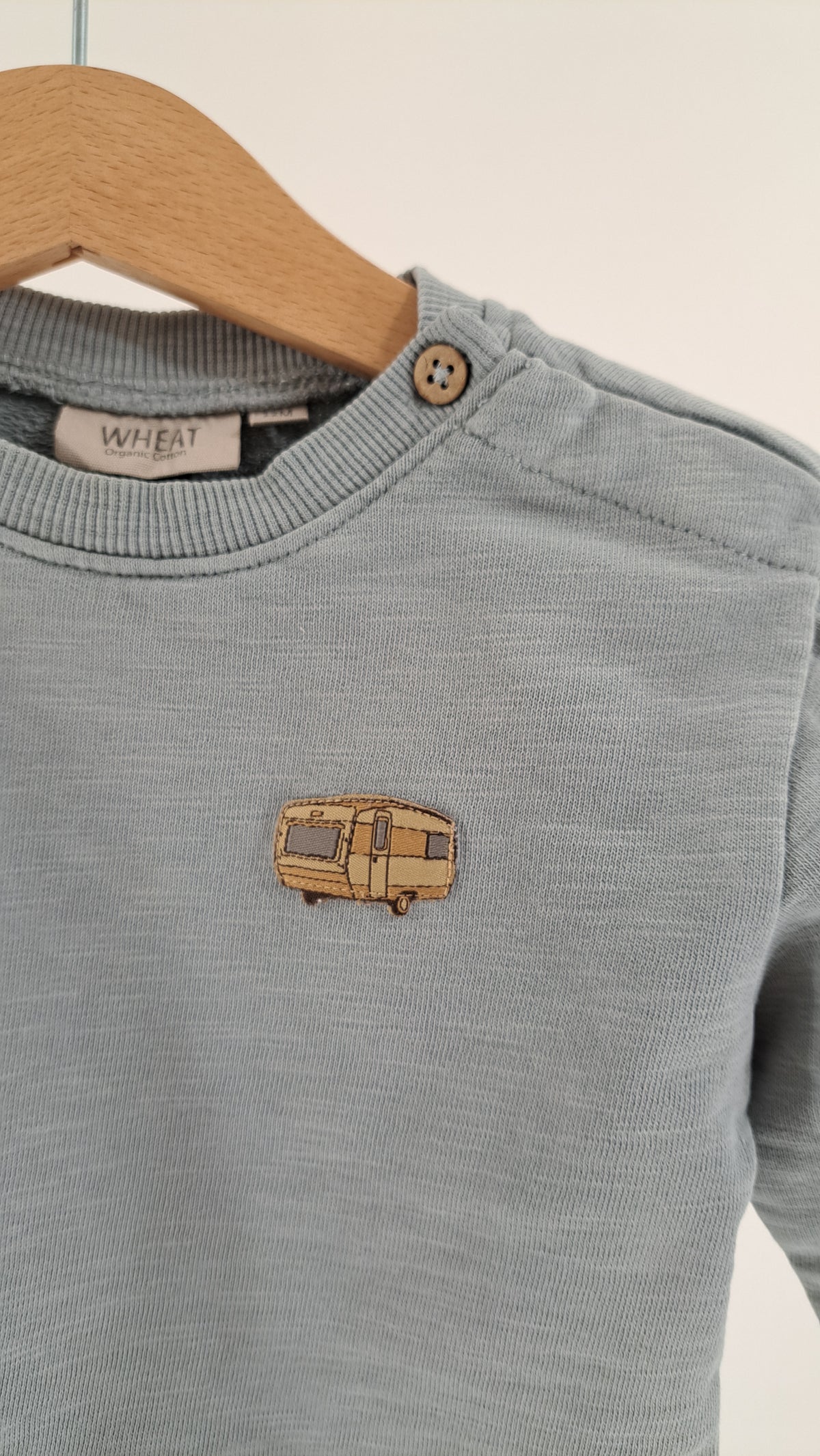 WHEAT • SWEATER • DUEBLÅ CAMPINGVOGN • STR. 80