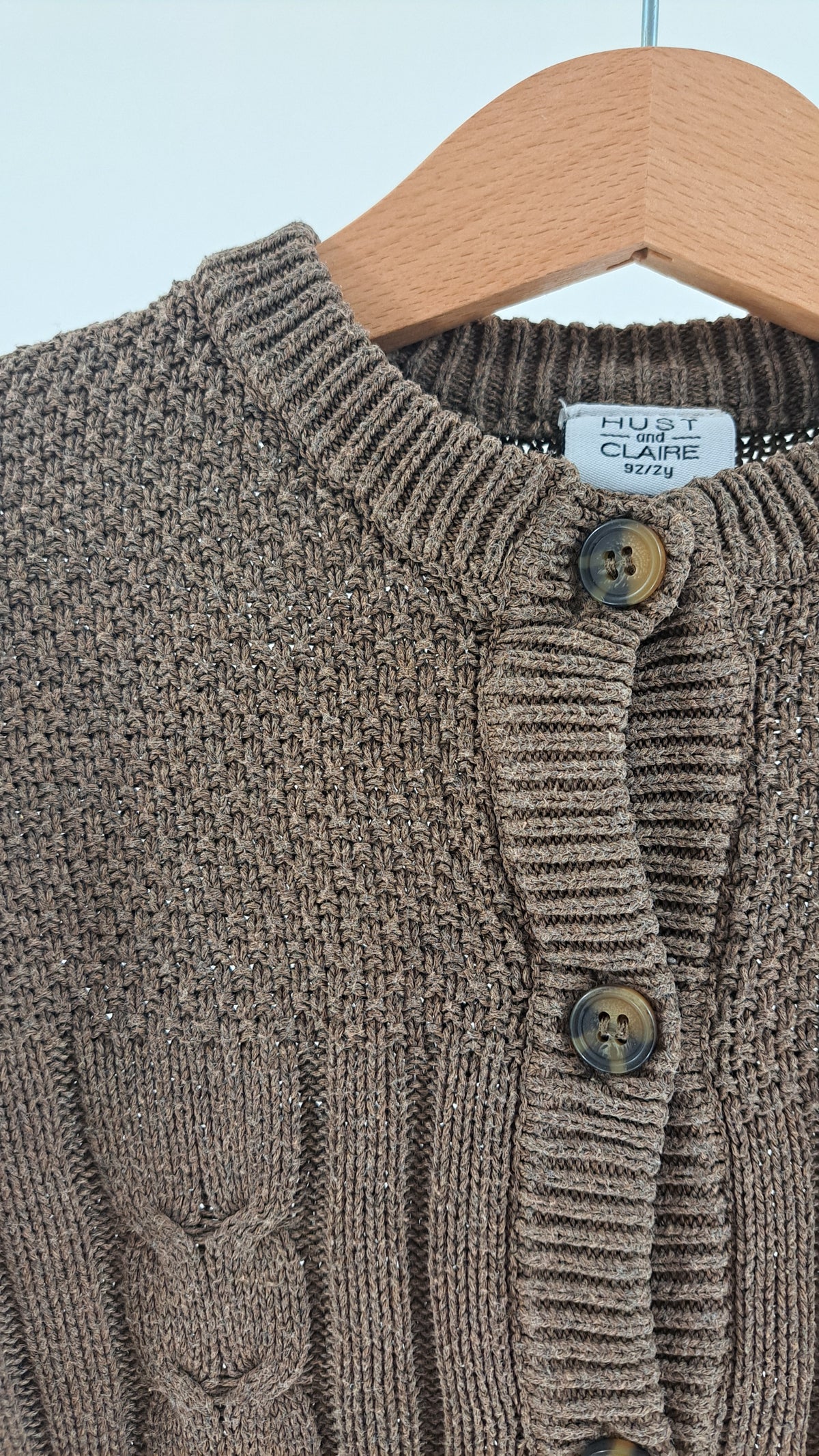 HUST & CLAIRE • KOFTA • TAUPE KABELSTICKAD • STRL. 92