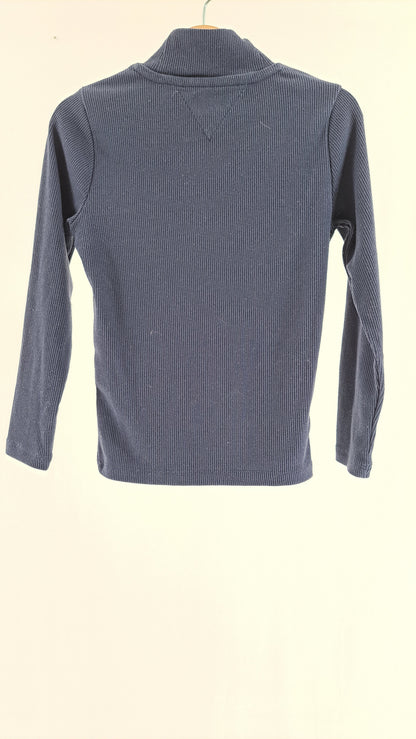 Mørkeblå langærmet Tommy Hilfiger bluse til børn set bagfra