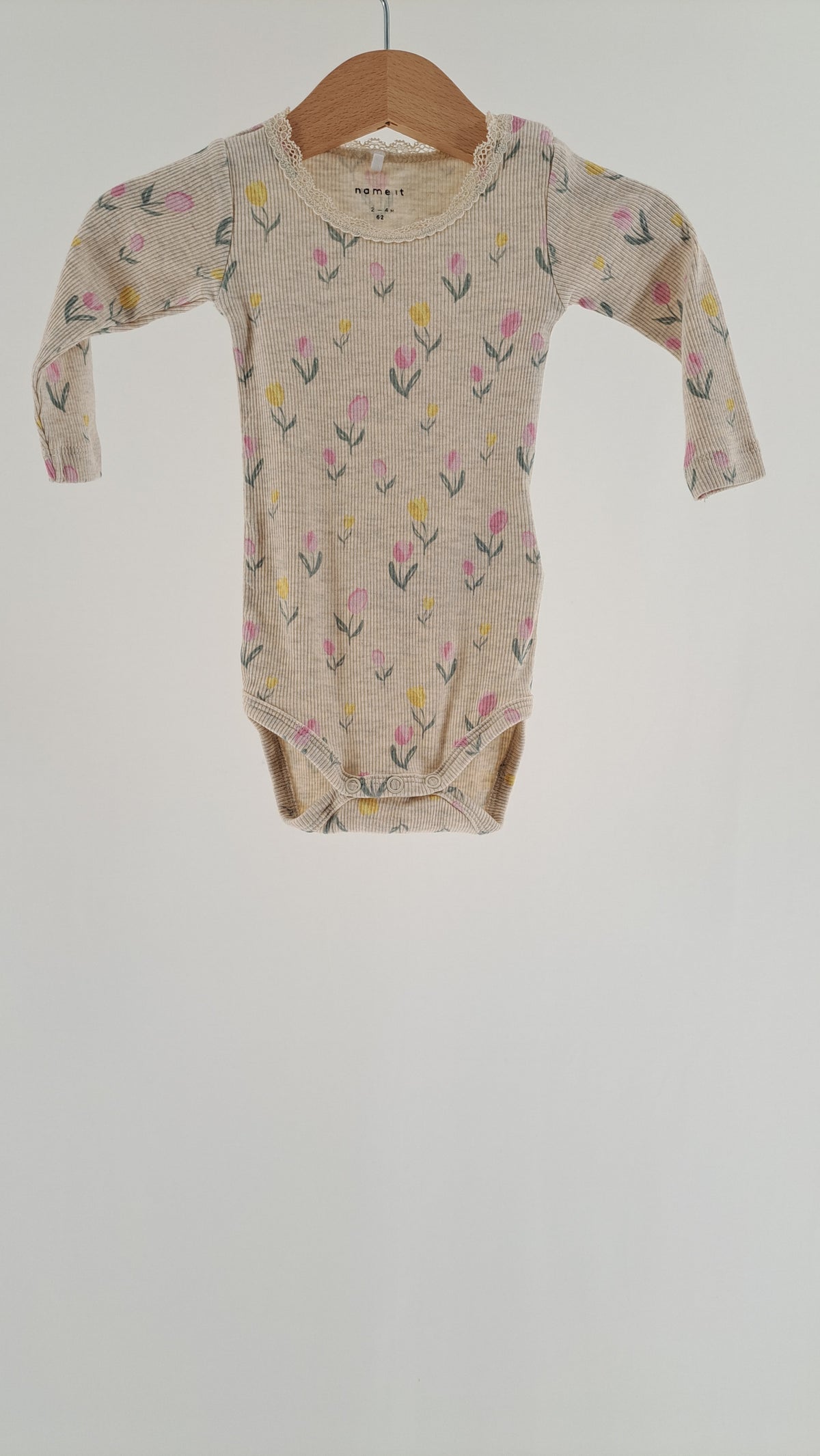 NAME IT • BODY • CRÈME TULIPAN PRINT • STR. 62