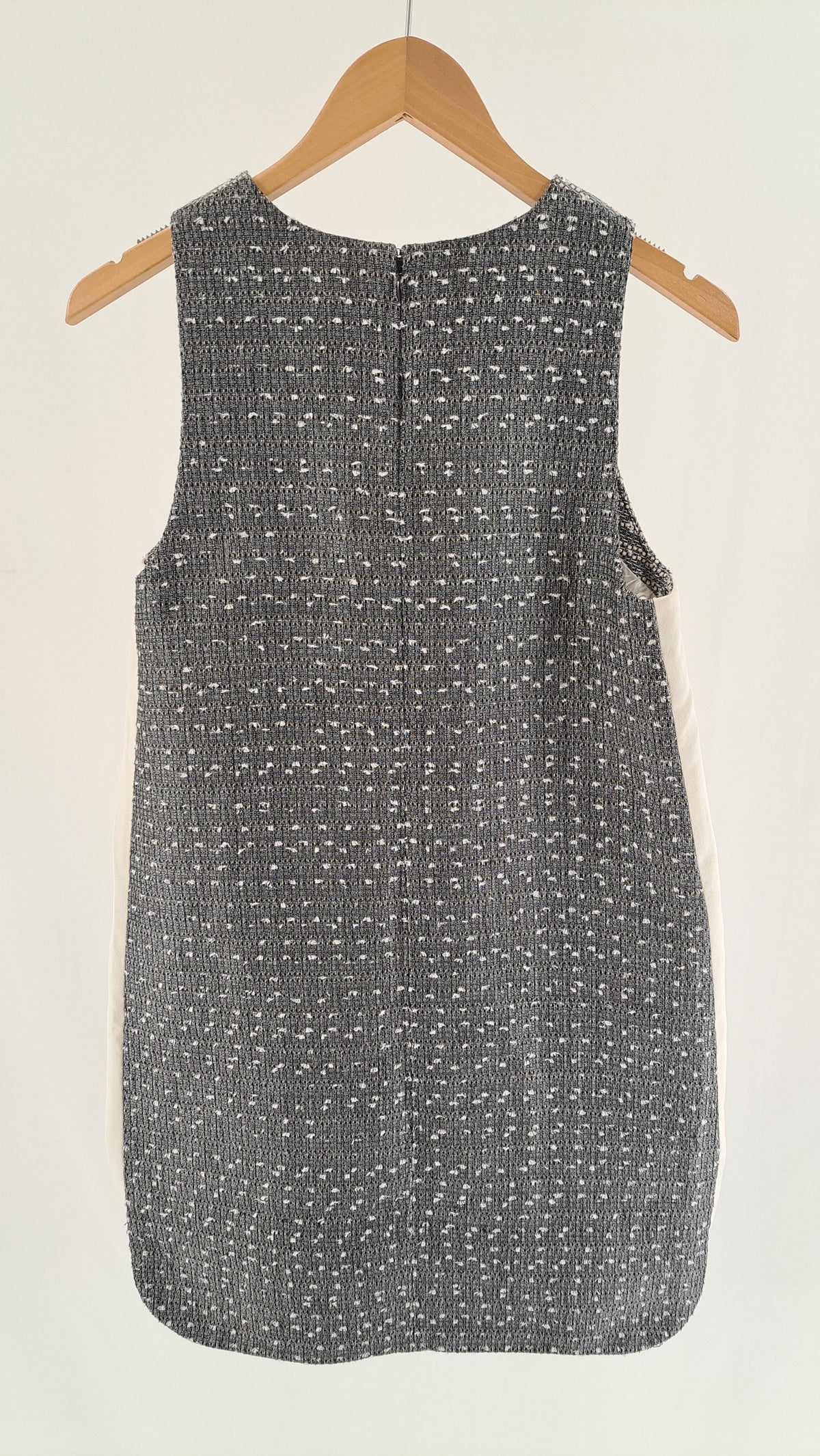 BY MALENE BIRGER • KJOLE • GRÅ/HVID TWEED • STR. S