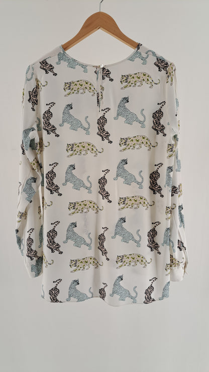 Silkebluse med leopardo print set bagfra