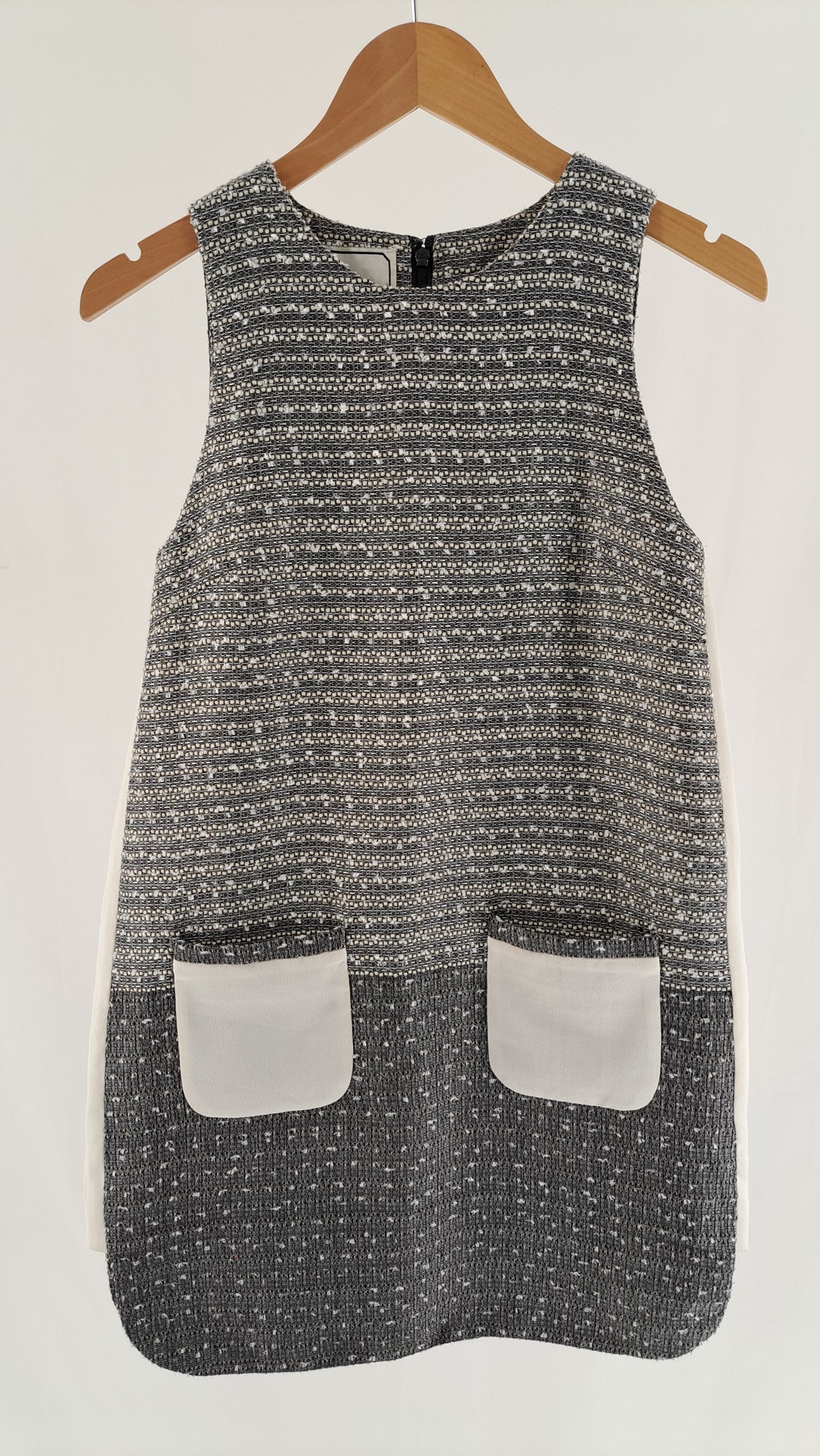 BY MALENE BIRGER • KJOLE • GRÅ/HVID TWEED • STR. S