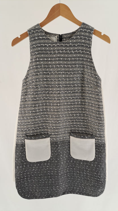 BY MALENE BIRGER • KJOLE • GRÅ/HVID TWEED • STR. S