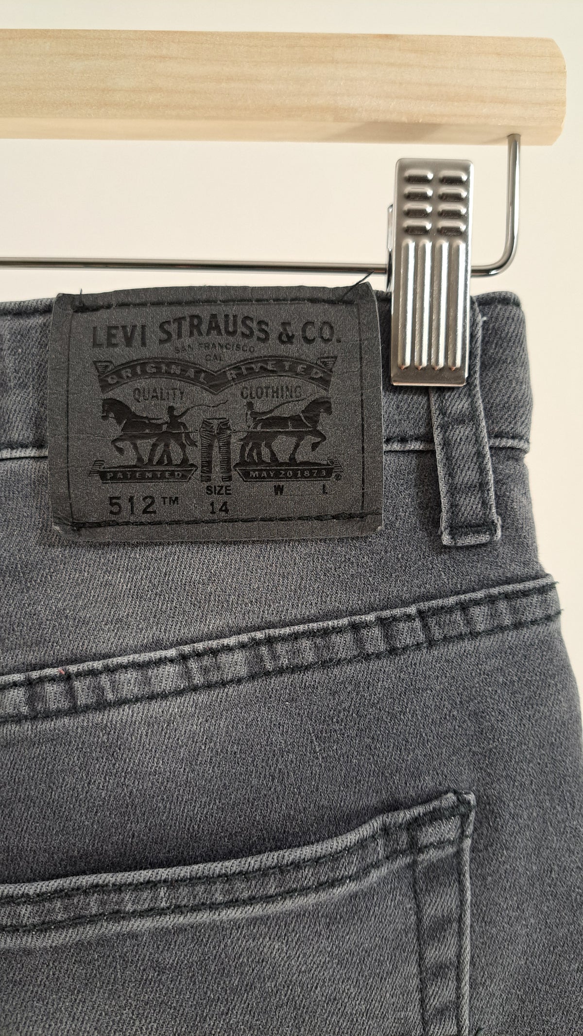 LEVI'S • JEANS • GREY STONEWASH • SIZE 146-152