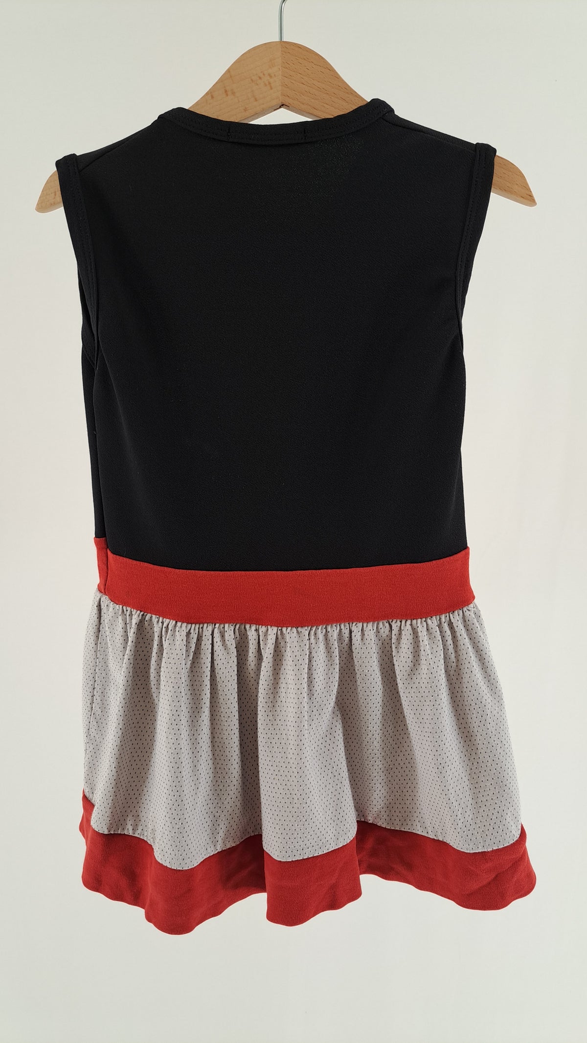 TOMMY HILFIGER • KJOLE • SORT/RØD/GRÅ COLORBLOCK • STR. 110