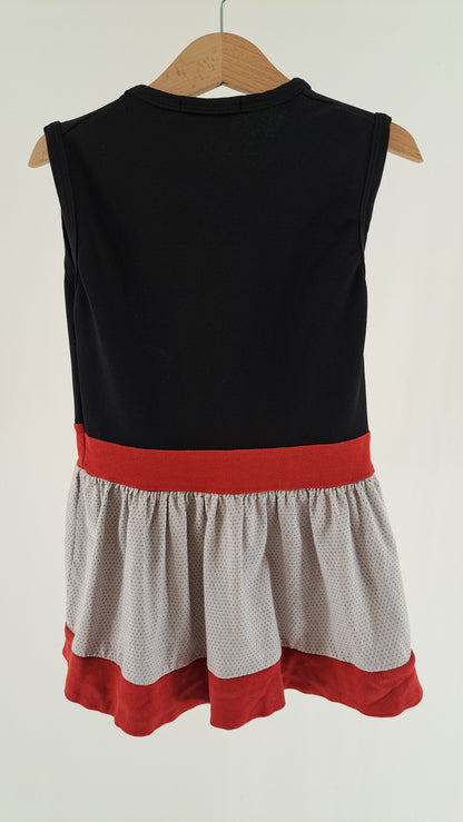 TOMMY HILFIGER • KJOLE • SORT/RØD/GRÅ COLORBLOCK • STR. 110