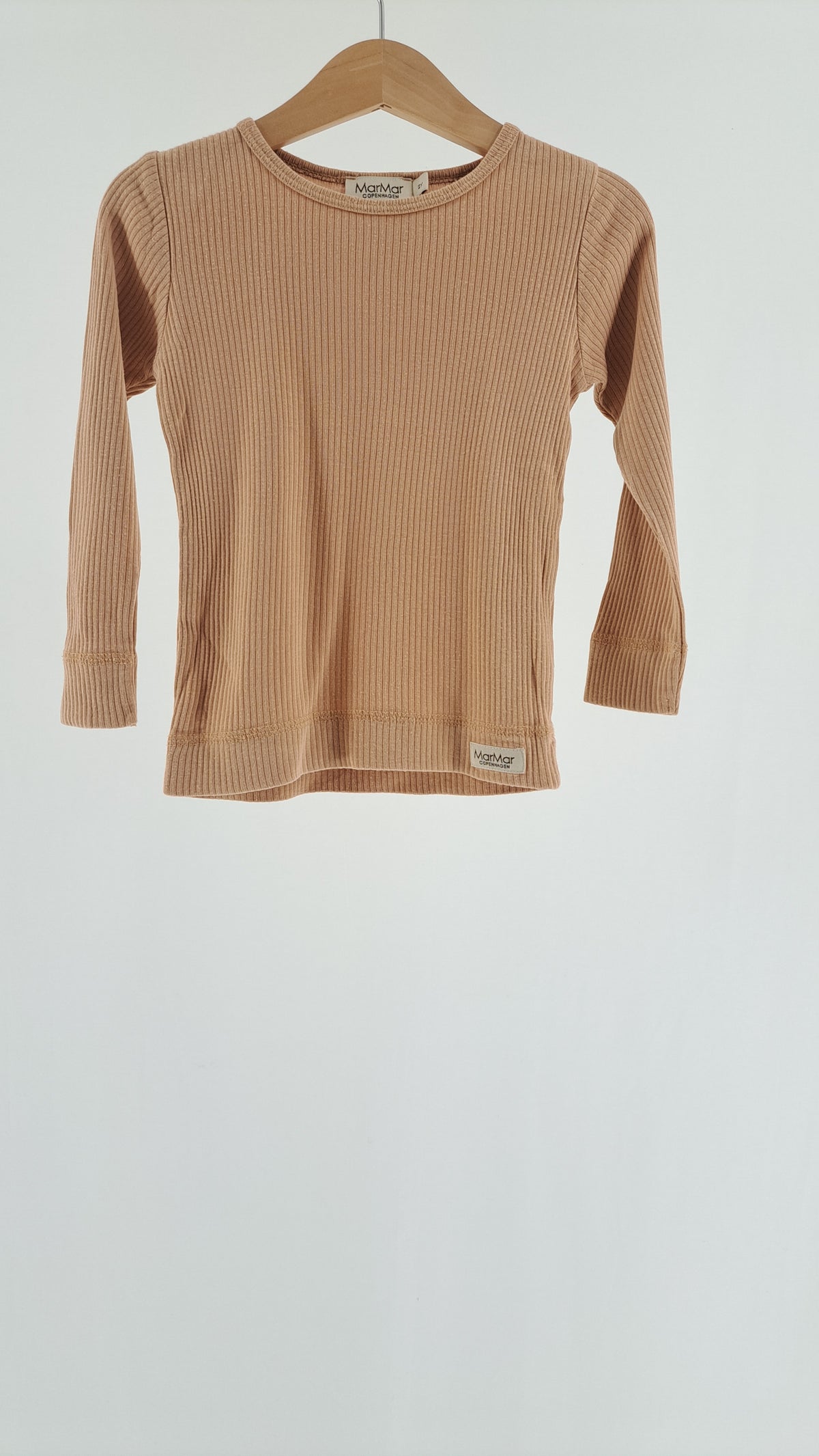 MARMAR COPENHAGEN • BLUSE • LATTE RIBSTRIK • STR. 92