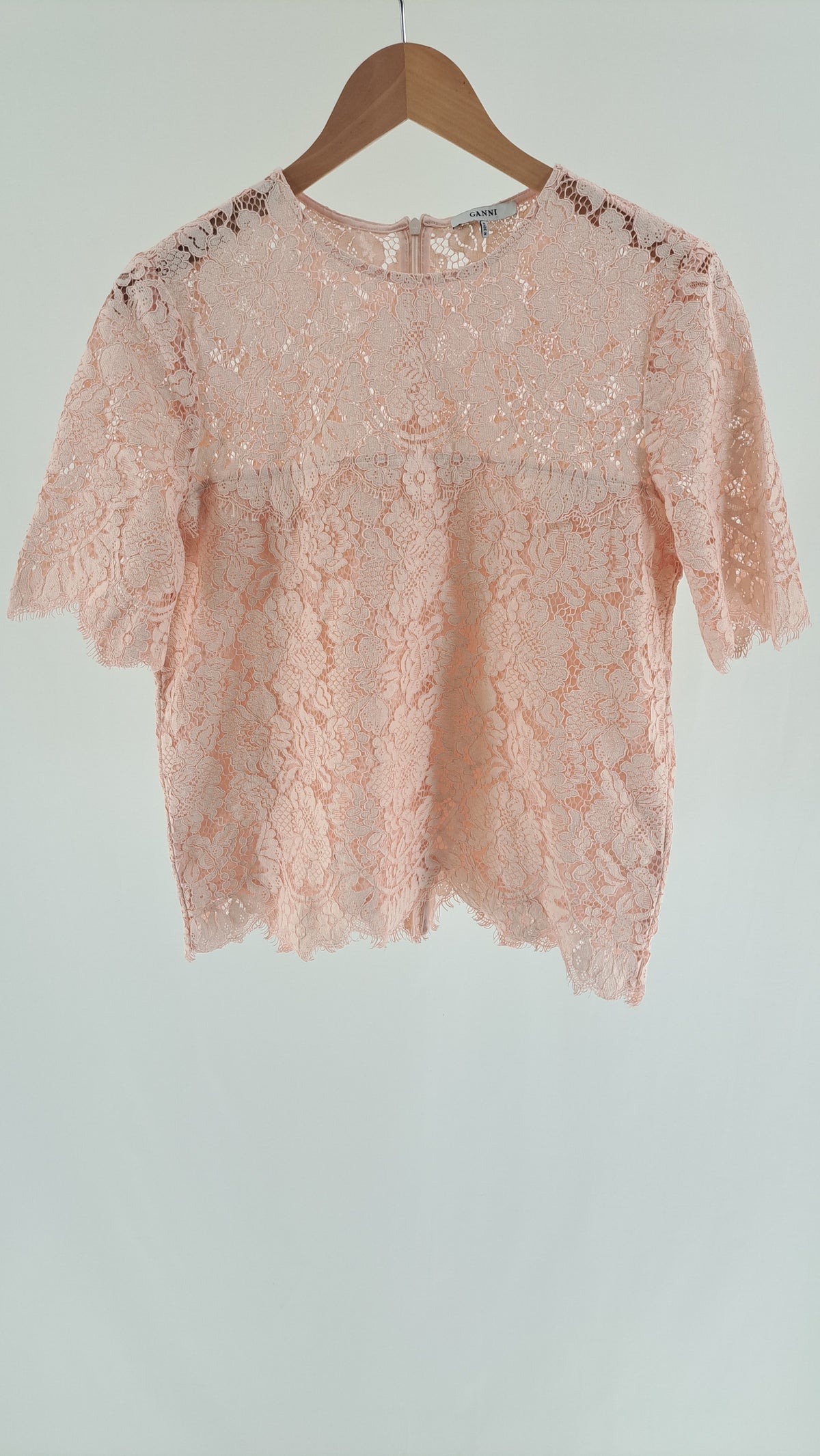 GANNI • TOP • LYSERØD BLOMSTERBLONDE • STR. XL