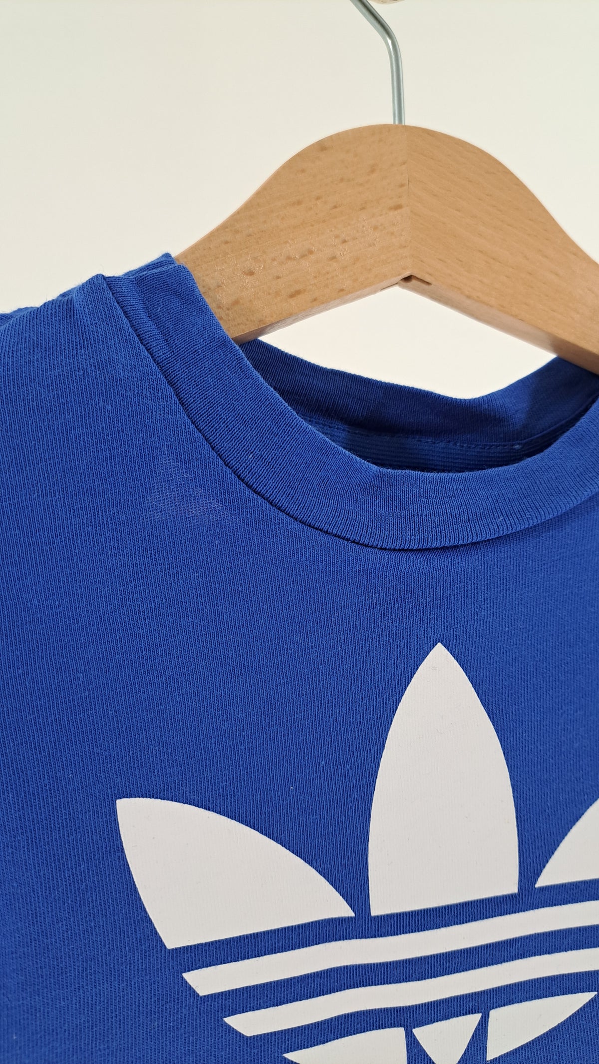 ADIDAS ORIGINALS • T-SHIRT • KUNGSBLÅ/VIT TREFOIL • STL. 68