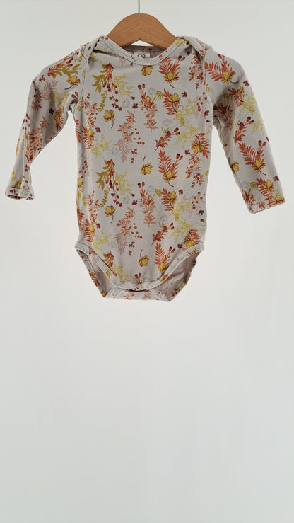 MUSLI • BODY • KRÄM BOTANISKT TRYCK • STORLEK 74