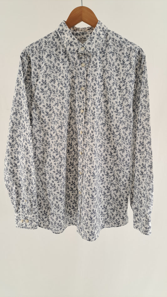 TIGER OF SWEDEN • SHIRT • WHITE FLORAL PRINT • SIZE M