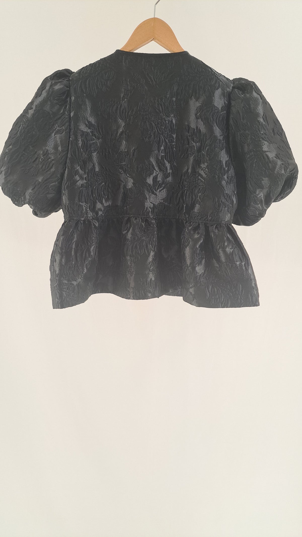 GANNI • BLOUSE • BLACK JACQUARD • SIZE M