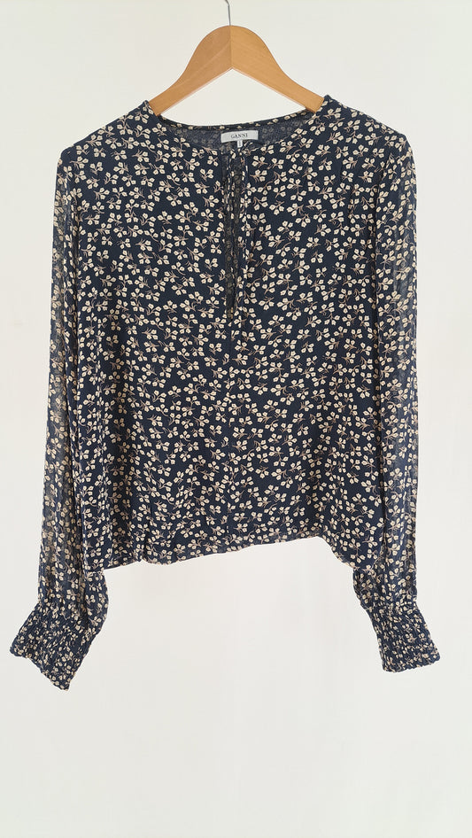GANNI • BLUSE • NAVY/CREME BLOMSTERPRINT • STR. XL (42)