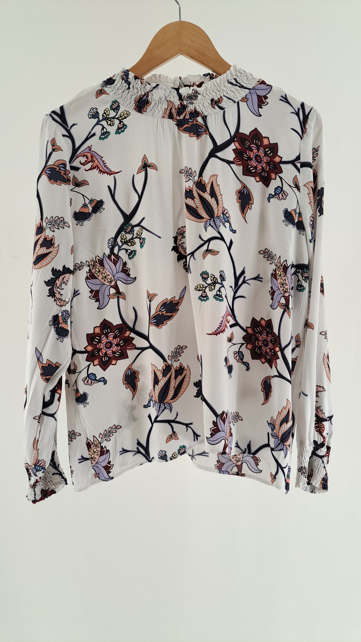 PART TWO • BLOUSE • WHITE FLORAL • SIZE L