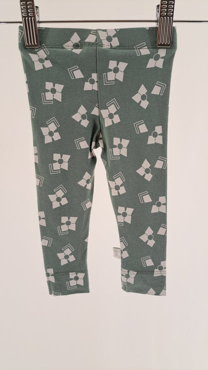 HUMMEL • LEGGINGS • OLIVENGRØN BLOMSTERPRINT • STR. 62