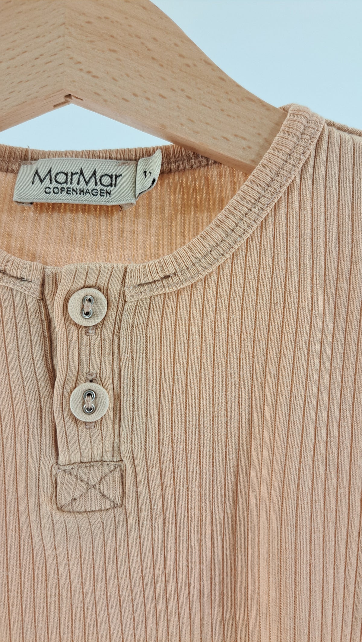 MARMAR COPENHAGEN • TRÖJA • SAND RIB HENLEY • STL. 80