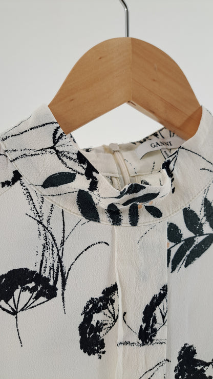 GANNI • KLÄNNING • OFFWHITE BLOMMIG • STORLEK M