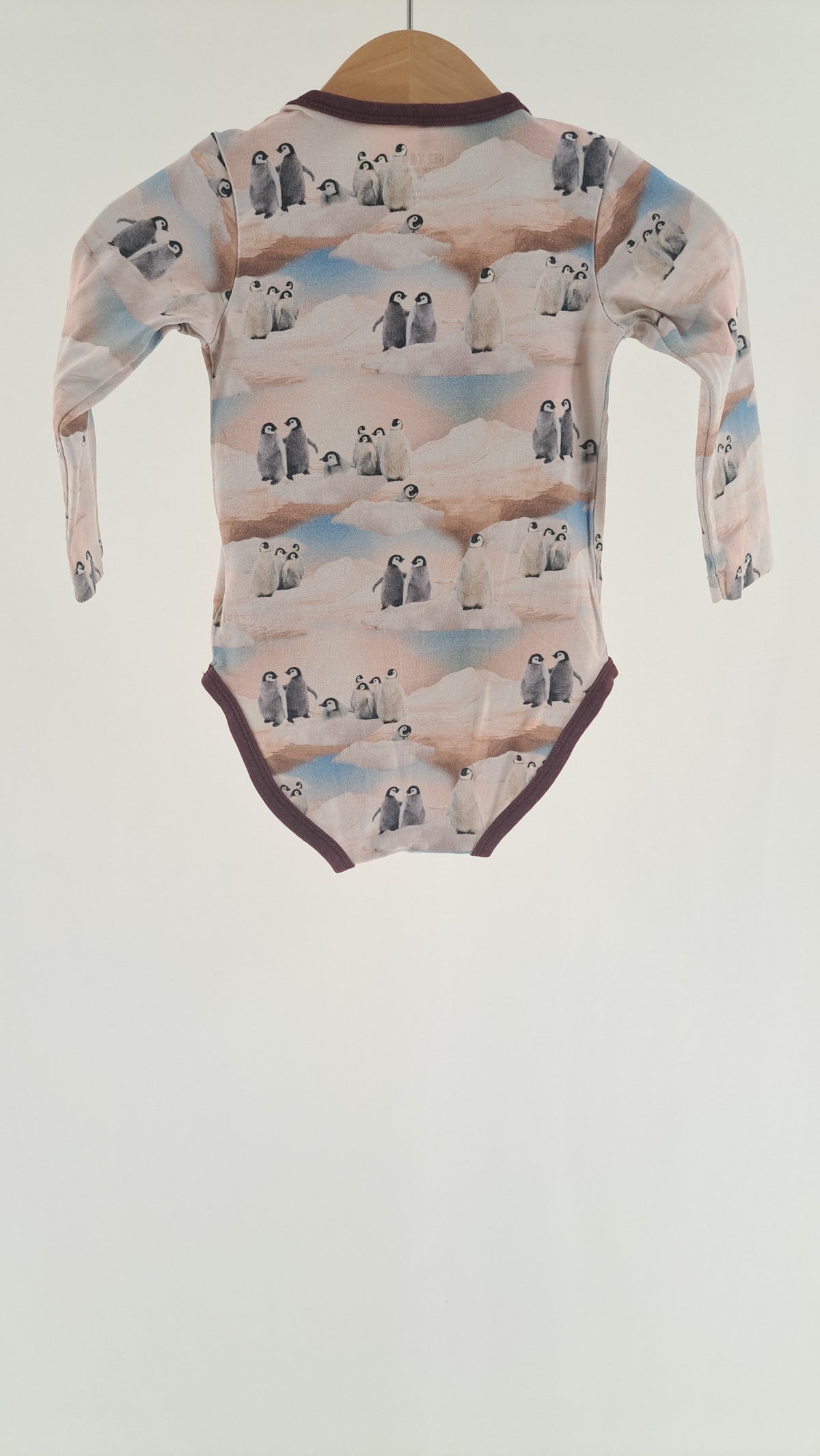 ME TOO • BODY • HVID PINGVINPRINT • STR. 68