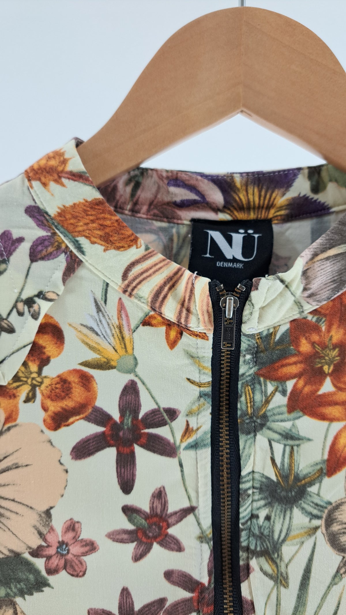 NÜ • TOP • CREME BLOMSTERPRINT • STR. S