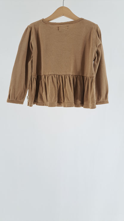KONGES SLØJD • BLUSE • KARAMEL • STR. 104