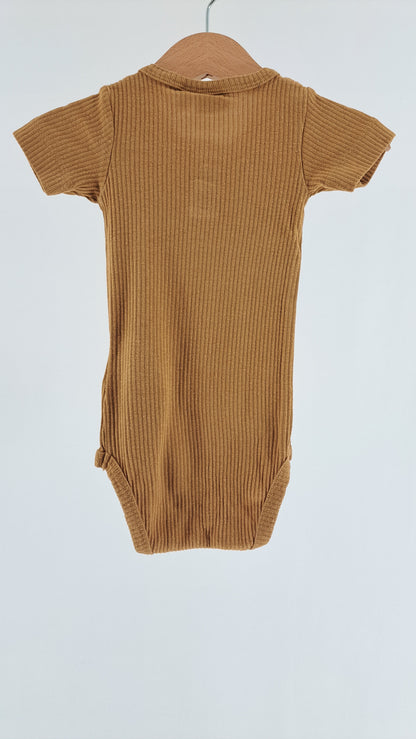 NAME IT • BODY • CARAMEL RIB KNIT • SIZE 68