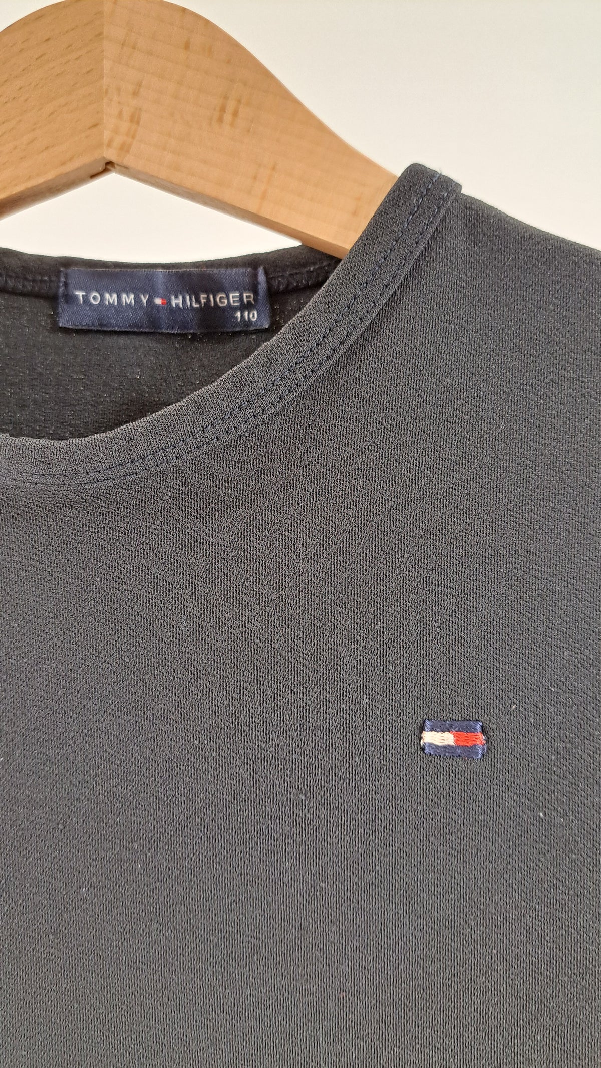 TOMMY HILFIGER • KJOLE • SORT/RØD/GRÅ COLORBLOCK • STR. 110