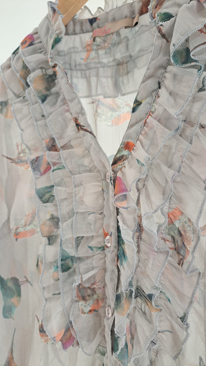 SAINT TROPEZ • BLUSE • LYSEGRÅ FUGLEPRINT • STR. L