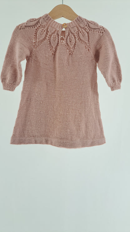 HJEMMESTRIK • KJOLE • BLUSH ROSA HÅNDSTRIK ULDBLANDING • STR. 80/86